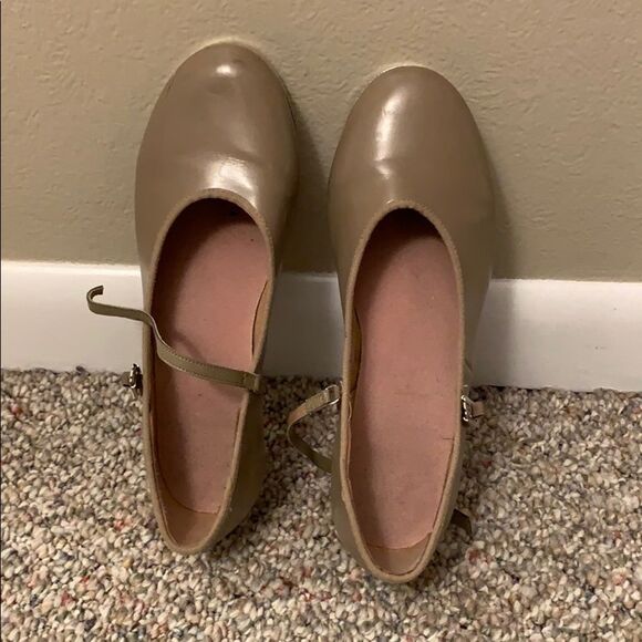 ✨👯‍♀️ Bloch Tan Buckle Tap Shoes – Gently Used, Great Sound, Size Up! Size 9 - Picture 1 of 6